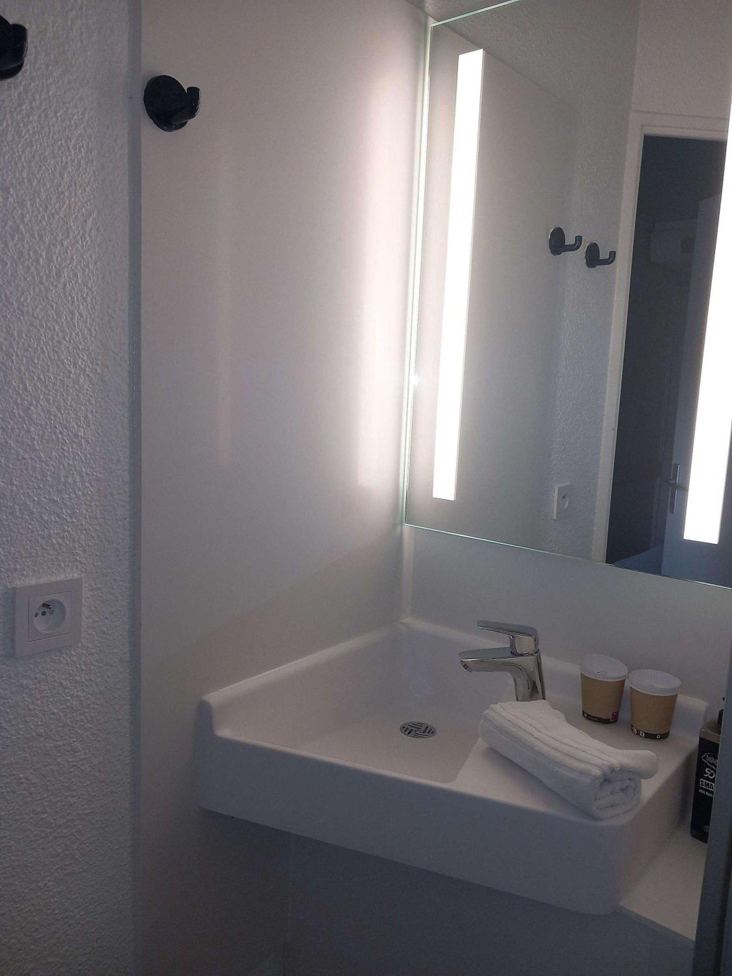 Ibis Budget Arles Sud Fourchon Zewnętrze zdjęcie